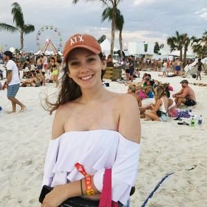 Meet your Posher, Shelby breé
